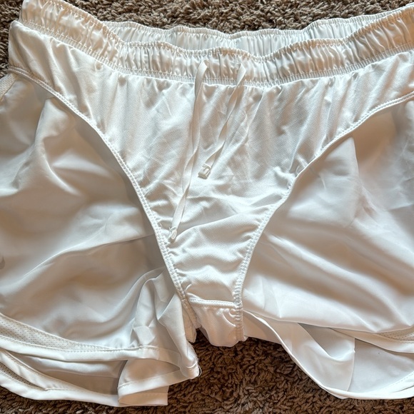 Nike Women’s tempo shorts - Picture 6 of 6